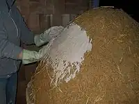 Fig.23 Applying the lime plaster is easy!