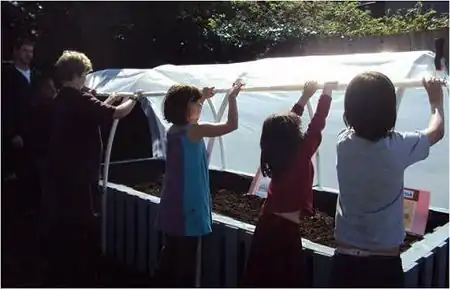 Spring 2011: Locally DeliciousDesign and build appropriate technology projects for children that promote healthy, local eating.